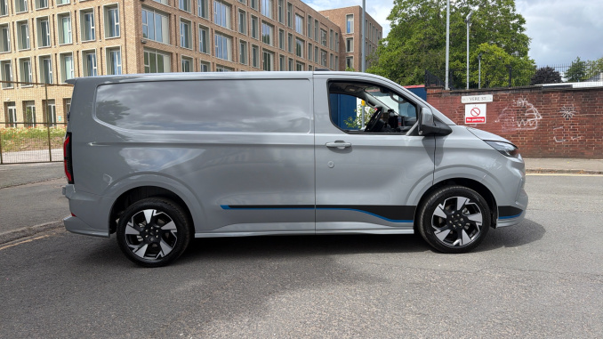 Ford Transit Custom 320 L1 Diesel Awd 2.0 EcoBlue 170ps H1 Van Sport Auto - Image 9